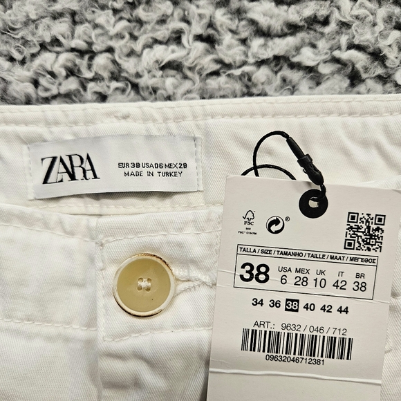 New Zara Womens White Chino Pants US 6 Mid Rise Slim Fit Relaxed Leg Cropped - Picture 3 of 13